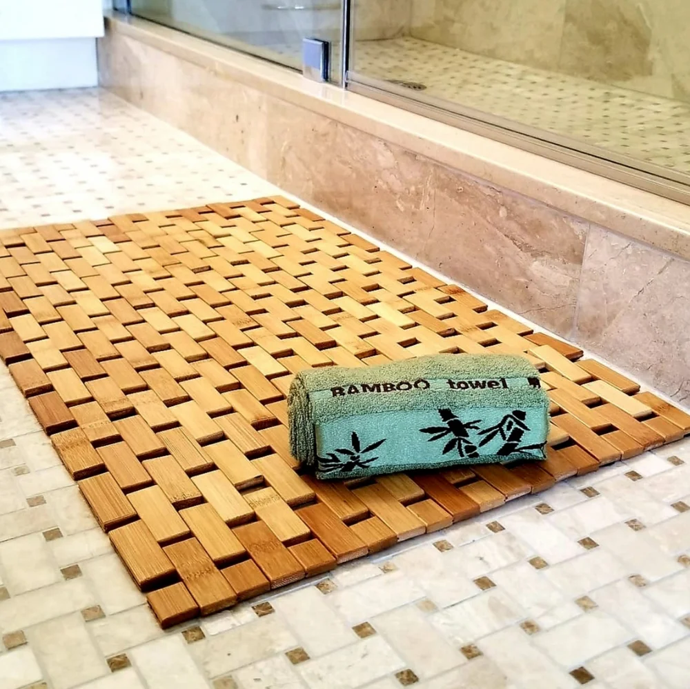 Bamboo bath mat with  free hand towel